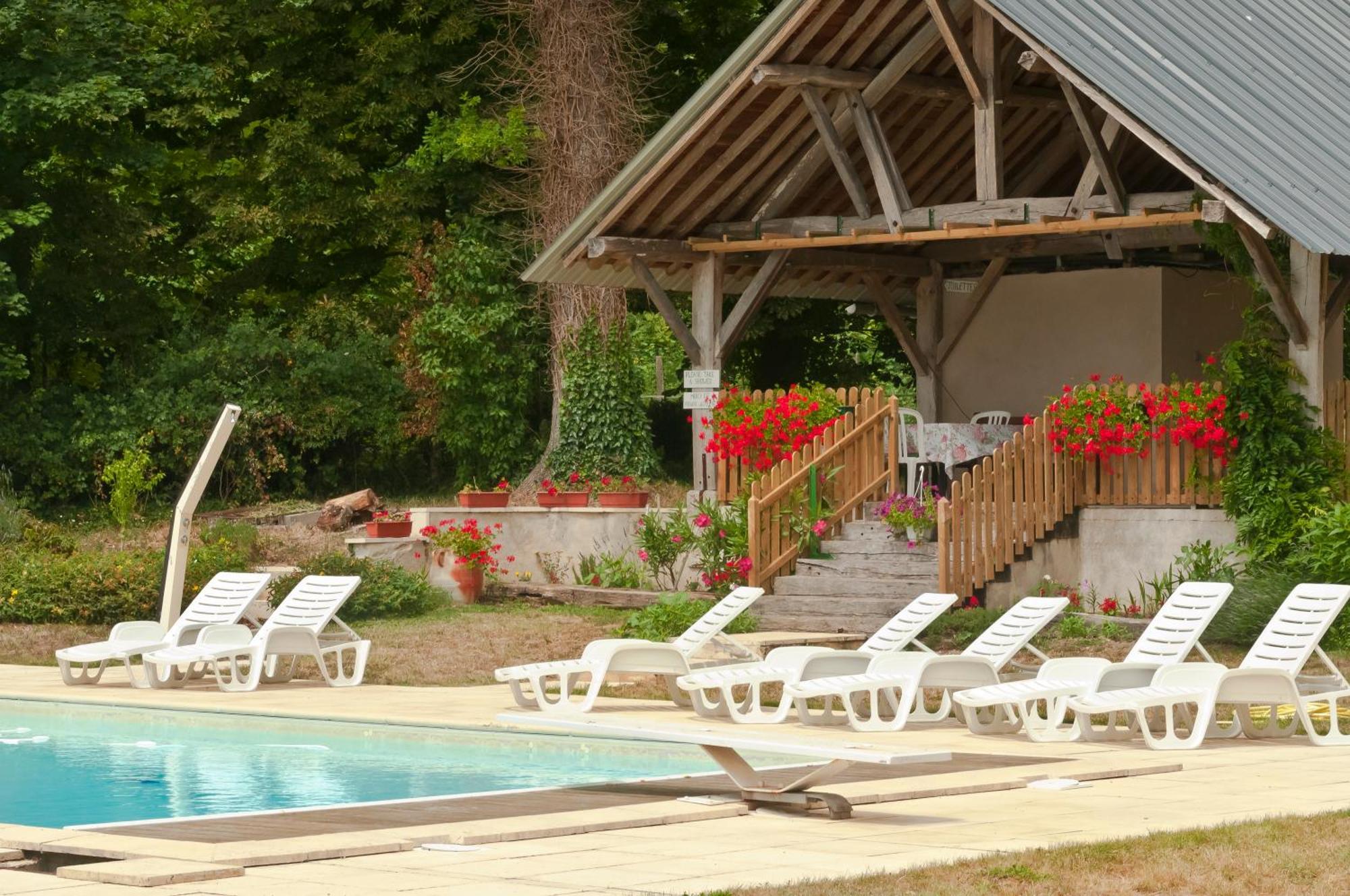 Chateau De Salvert - 4 Gites - 32 Personnes Neuillé エクステリア 写真