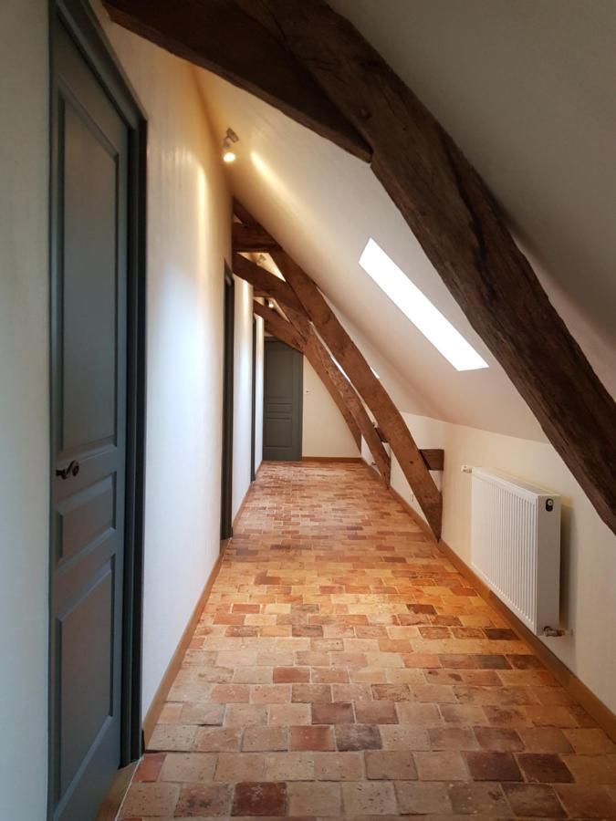 Chateau De Salvert - 4 Gites - 32 Personnes Neuillé エクステリア 写真