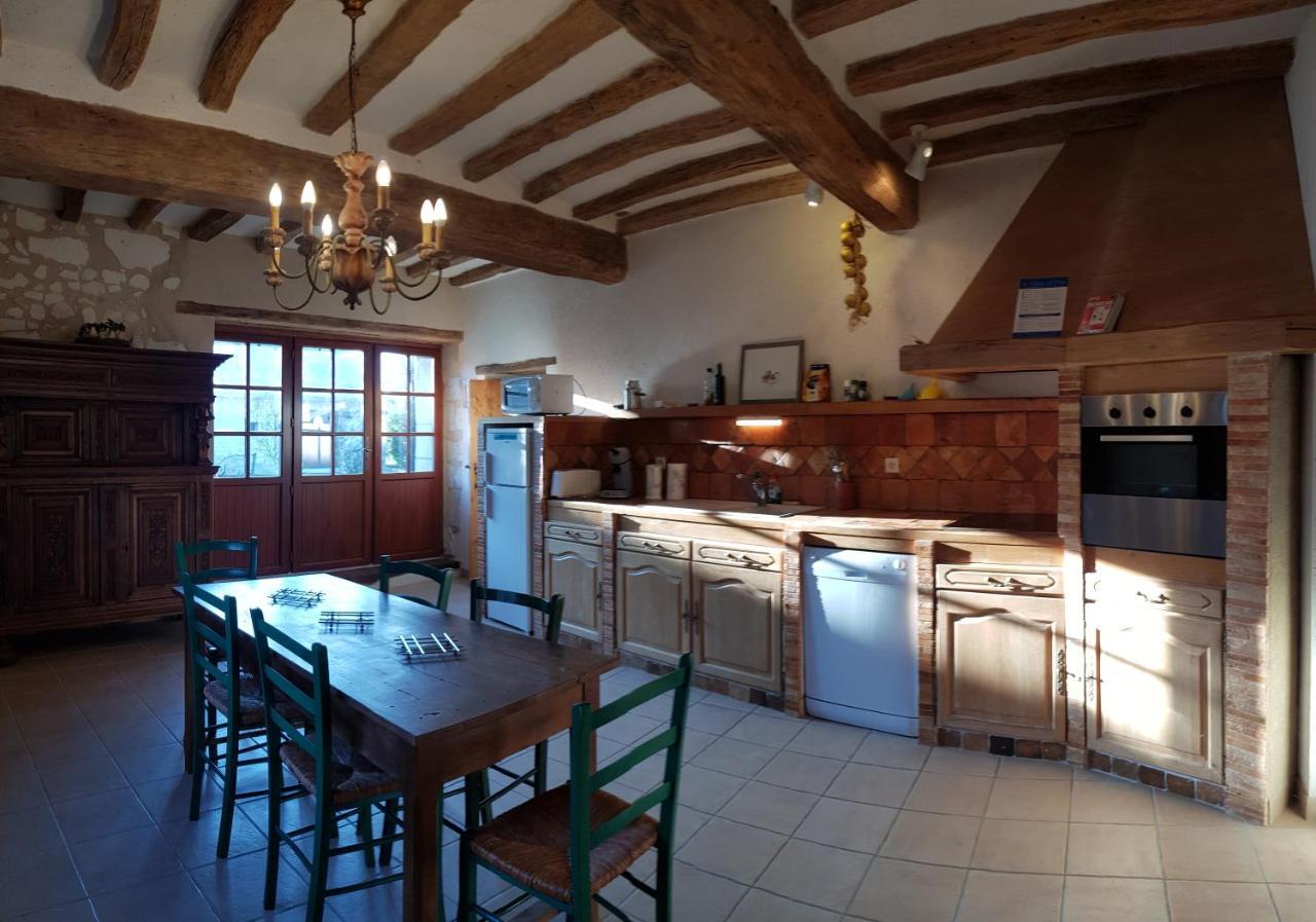 Chateau De Salvert - 4 Gites - 32 Personnes Neuillé エクステリア 写真